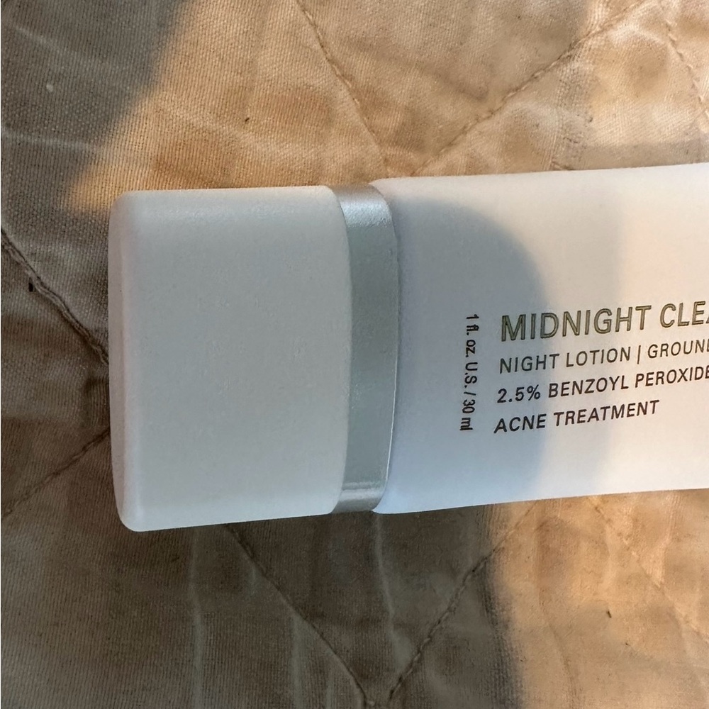 Farmhouse Fresh-Midnight Clearing Night Lotion -White- Acne treatment.Used twice - Picture 5 of 6